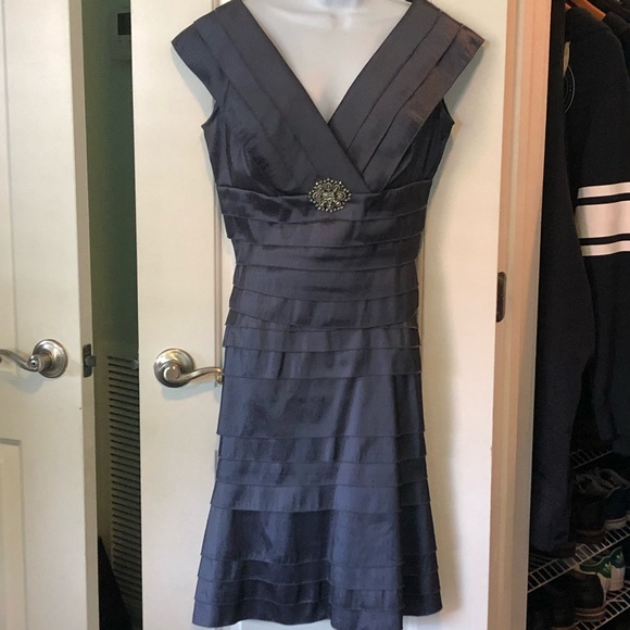 Dress - Picture 1 of 6